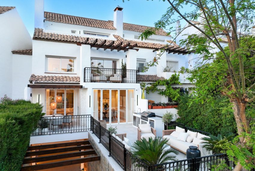 R5053147-Townhouse-For-Sale-The-Golden-Mile-Terraced-5-Beds-266-Built