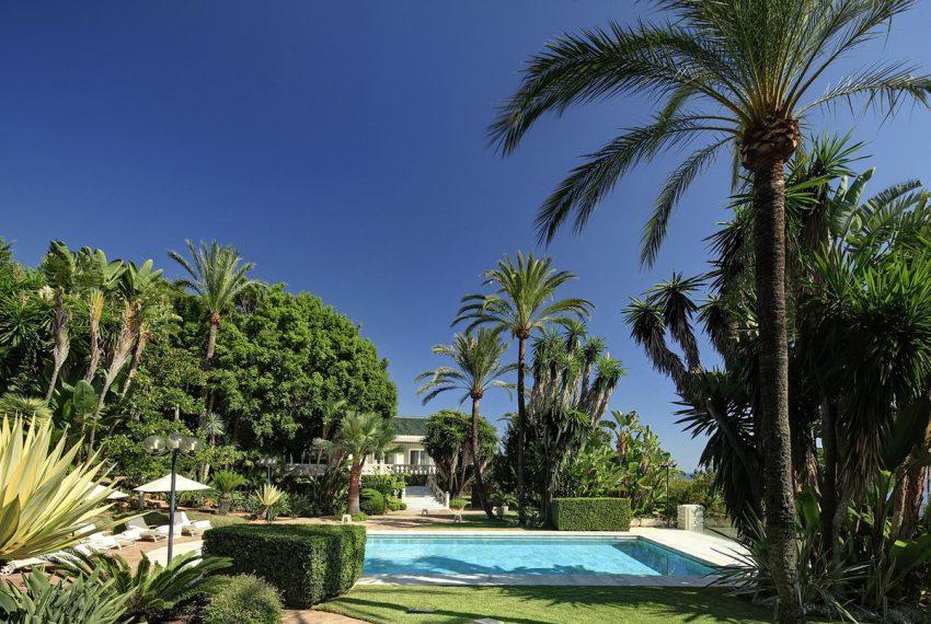 R5053180-Villa-For-Sale-Rio-Real-Detached-10-Beds-2600-Built-15