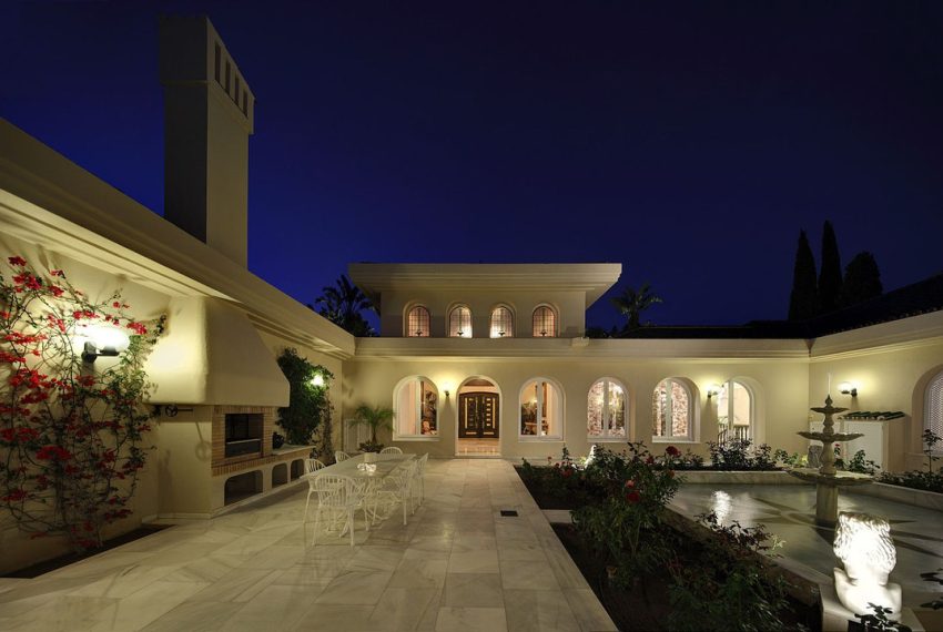 R5053180-Villa-For-Sale-Rio-Real-Detached-10-Beds-2600-Built-16