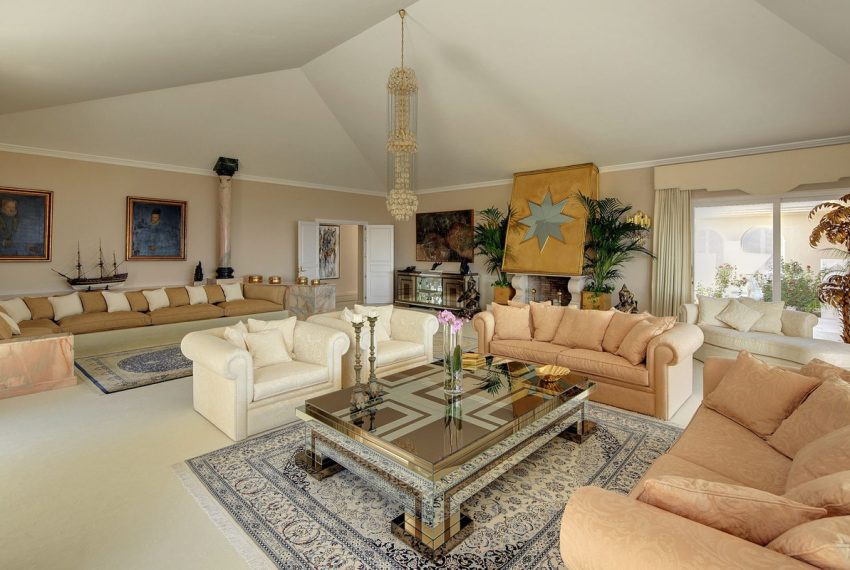 R5053180-Villa-For-Sale-Rio-Real-Detached-10-Beds-2600-Built-17