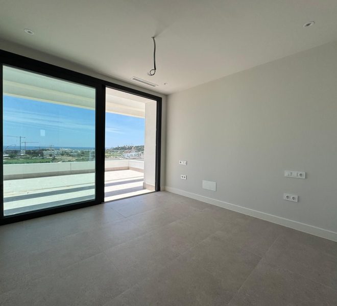 R5054767-Image 1-Penthouse - 3 Beds - 110 Built