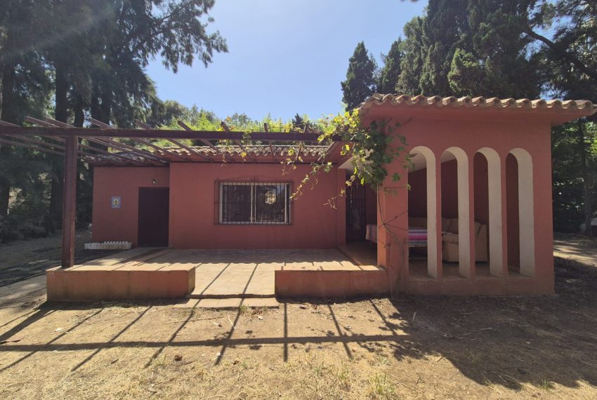 R5055172-Villa-For-Sale-Estepona-Finca-1-Beds-60-Built