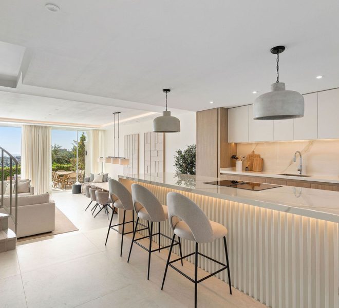 R5056531-Image 1-Terraced - 4 Beds - 263 Built