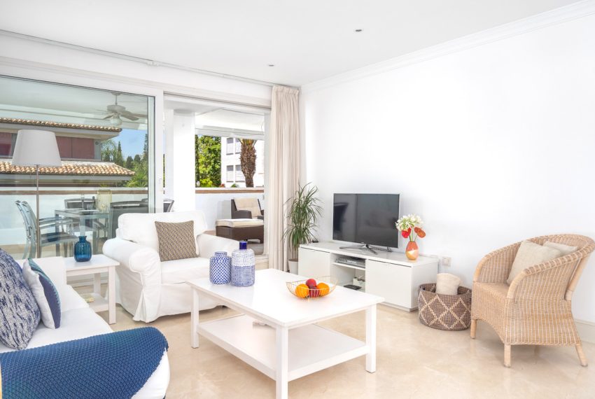 R5061232-Apartment-For-Sale-The-Golden-Mile-Middle-Floor-3-Beds-182-Built-1