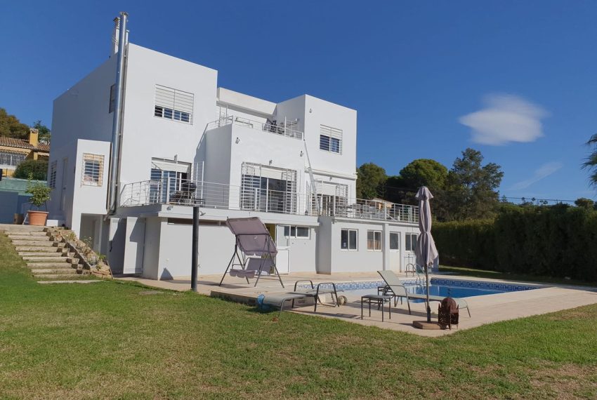 R5063863-Villa-For-Sale-Elviria-Detached-7-Beds-450-Built-1