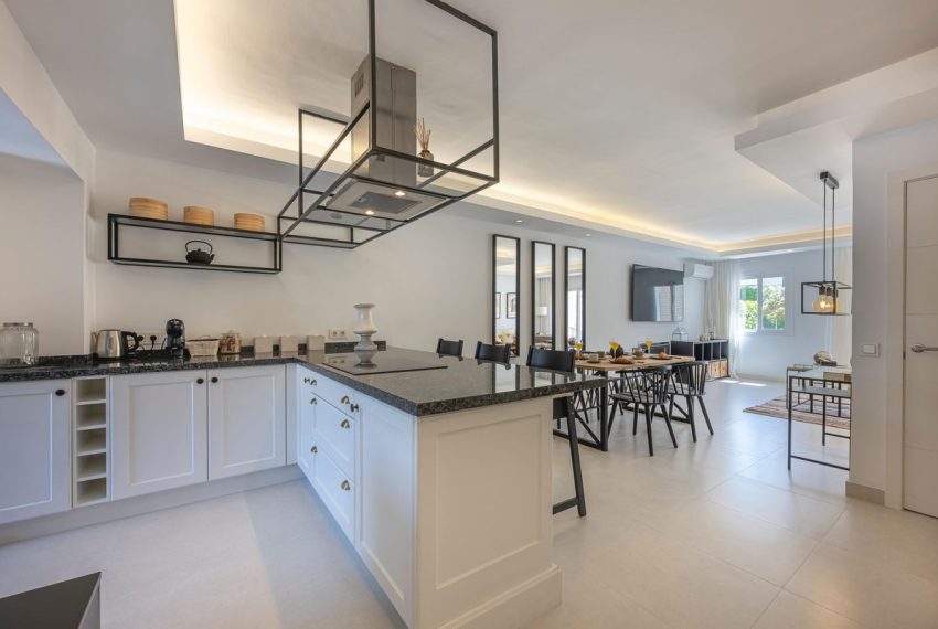 R5065528-Townhouse-For-Sale-Nueva-Andalucia-Terraced-3-Beds-150-Built-9