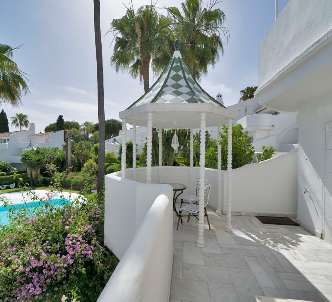 R5067379-Image 1-Terraced - 4 Beds - 233 Built