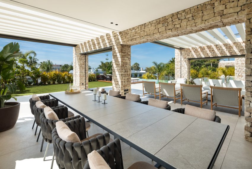 R5067730-Villa-For-Sale-Nueva-Andalucia-Detached-5-Beds-1047-Built-6