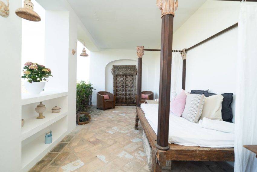 R5069785-Villa-For-Sale-El-Madronal-Detached-7-Beds-892-Built-10