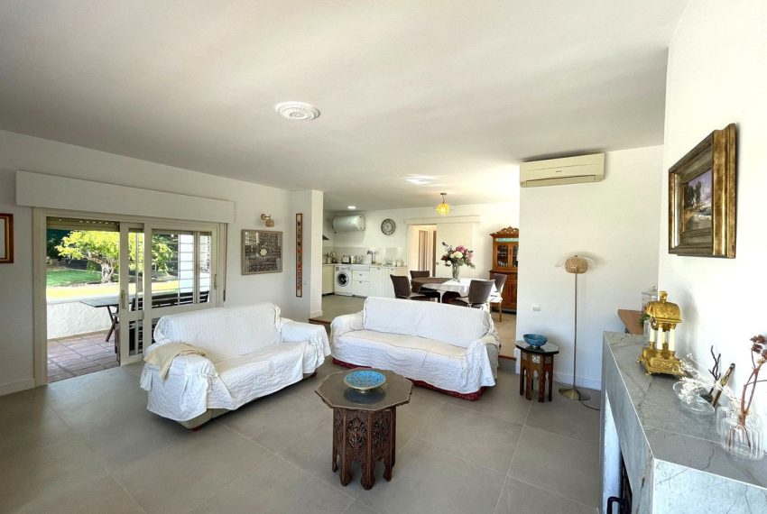 R5070232-Villa-For-Sale-Estepona-Detached-4-Beds-273-Built-1