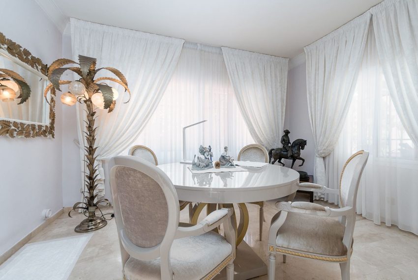 R5072962-Villa-For-Sale-Marbella-Detached-4-Beds-333-Built-9
