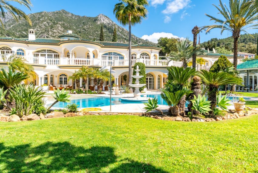 R5073526-Villa-For-Sale-The-Golden-Mile-Detached-14-Beds-2100-Built-4