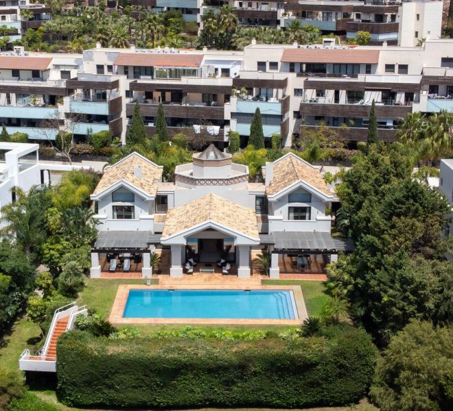 R5075350-Image 1-Detached - 6 Beds - 727 Built
