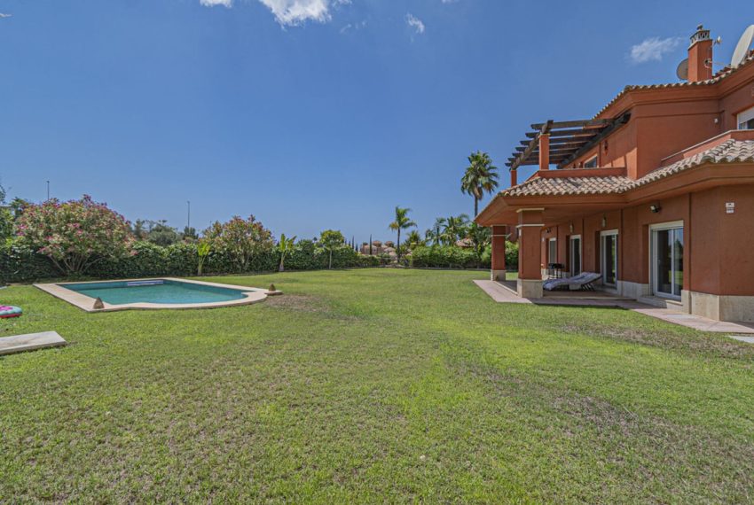 R5075440-Villa-For-Sale-Marbella-Detached-5-Beds-283-Built-1