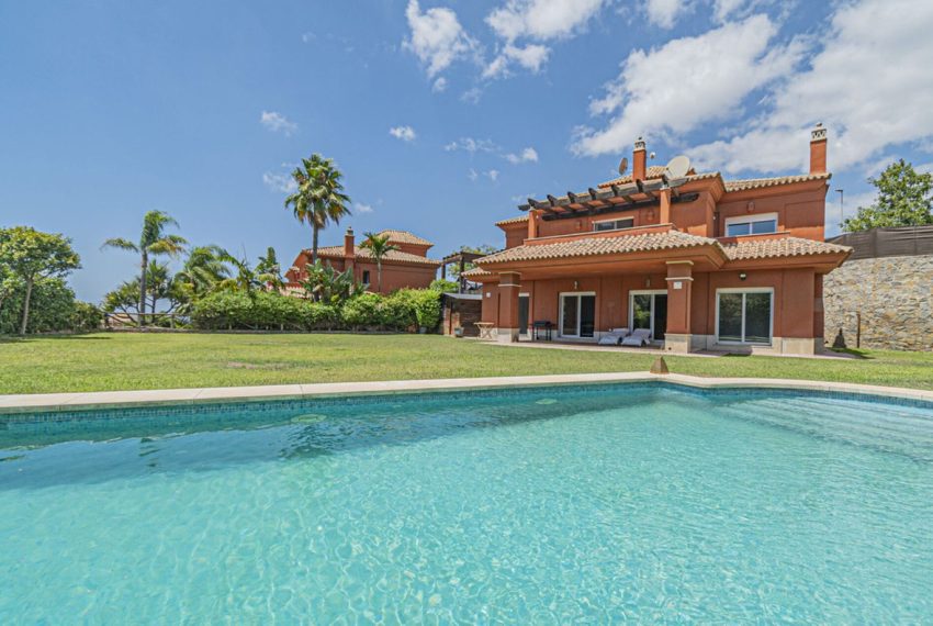 R5075440-Villa-For-Sale-Marbella-Detached-5-Beds-283-Built