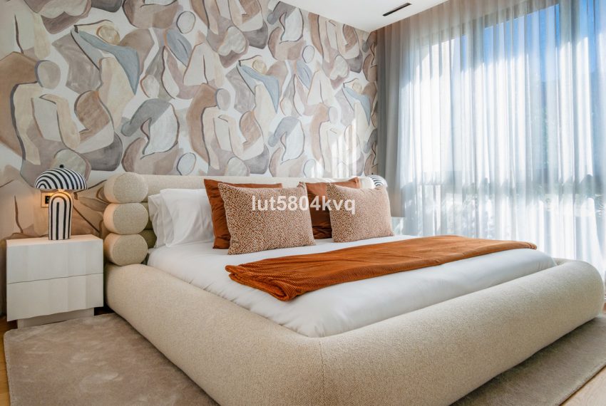 R5075737-Apartment-For-Sale-The-Golden-Mile-Ground-Floor-4-Beds-443-Built-18