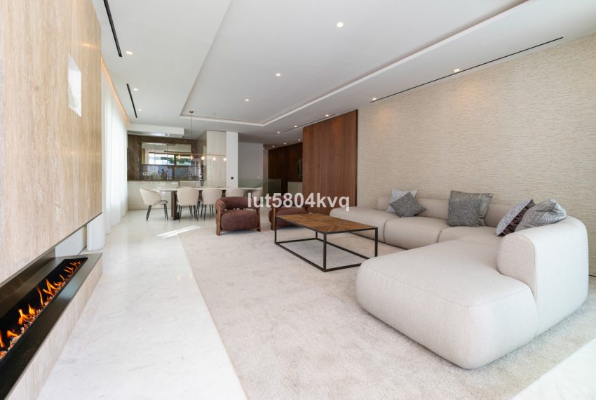 R5075737-Apartment-For-Sale-The-Golden-Mile-Ground-Floor-4-Beds-443-Built-9