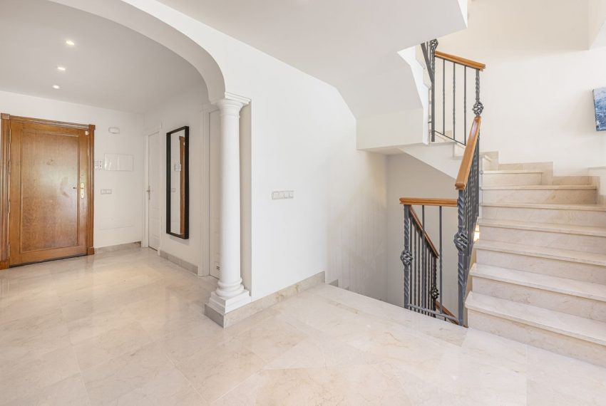 R5076373-Townhouse-For-Sale-Nueva-Andalucia-Terraced-4-Beds-421-Built-13