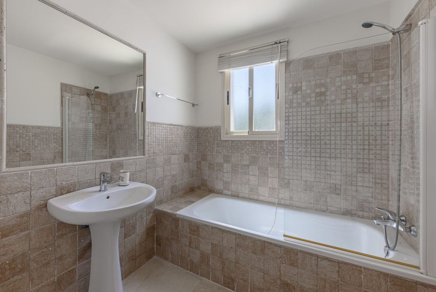 R5076373-Townhouse-For-Sale-Nueva-Andalucia-Terraced-4-Beds-421-Built-16