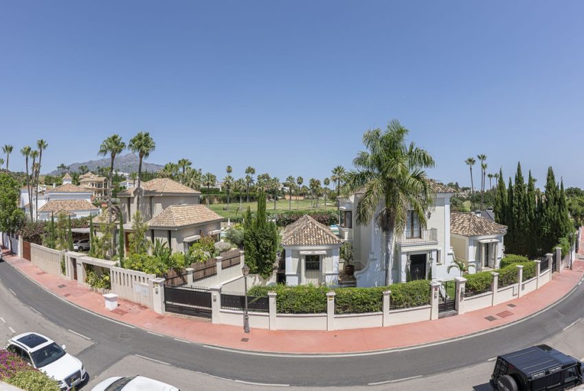 R5076373-Townhouse-For-Sale-Nueva-Andalucia-Terraced-4-Beds-421-Built-19