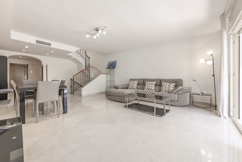 R5076373-Townhouse-For-Sale-Nueva-Andalucia-Terraced-4-Beds-421-Built-6