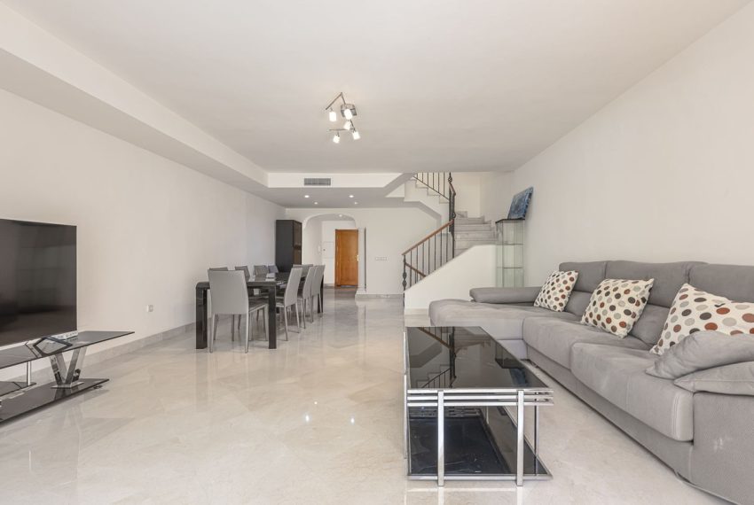 R5076373-Townhouse-For-Sale-Nueva-Andalucia-Terraced-4-Beds-421-Built-7