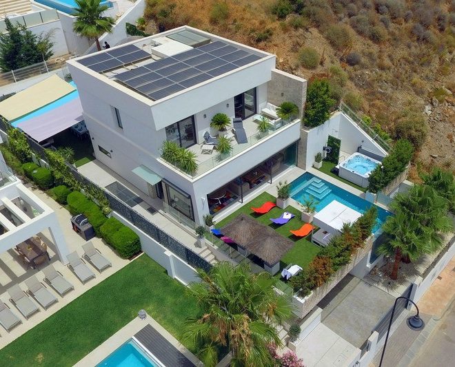 R5077543-Image 1-Detached - 5 Beds - 400 Built