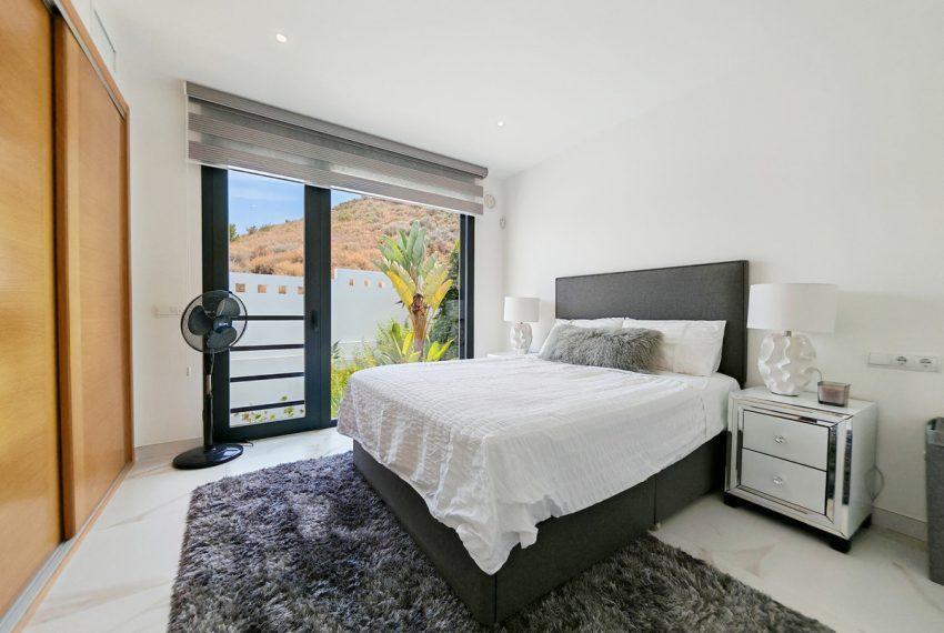 R5078377-Villa-For-Sale-La-Cala-Golf-Detached-4-Beds-330-Built-18