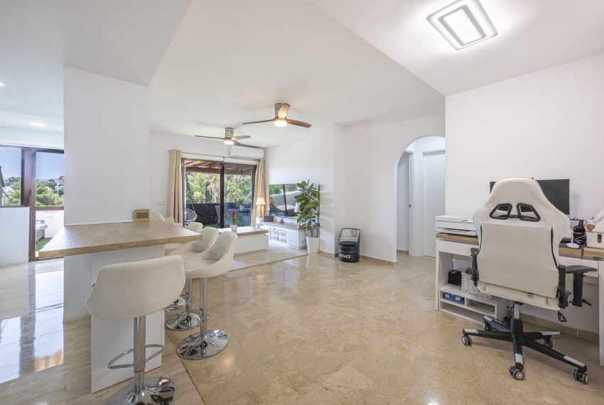 R5078806-Apartment-For-Sale-The-Golden-Mile-Middle-Floor-2-Beds-85-Built-10