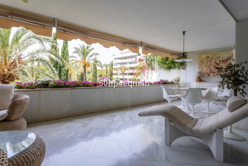 R5078848-Apartment-For-Sale-The-Golden-Mile-Middle-Floor-3-Beds-209-Built-13