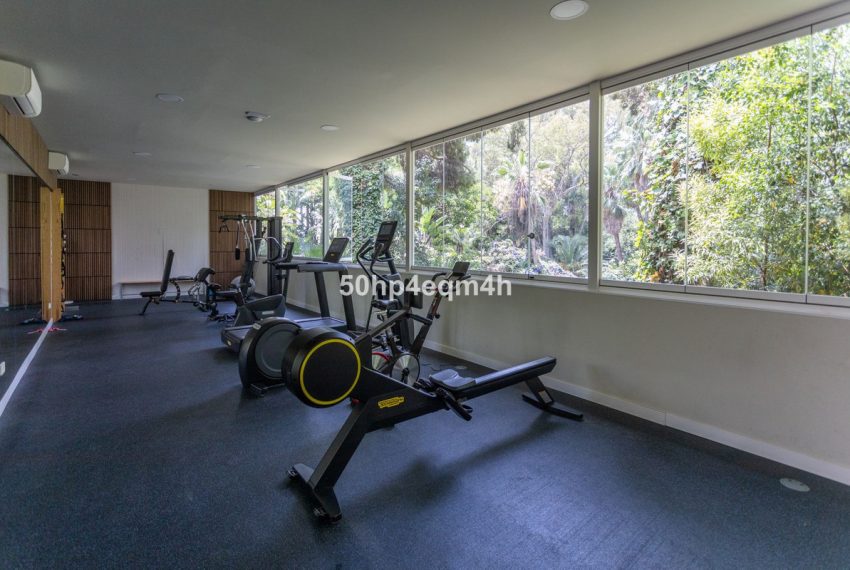 R5078848-Apartment-For-Sale-The-Golden-Mile-Middle-Floor-3-Beds-209-Built-14