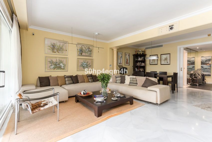 R5078848-Apartment-For-Sale-The-Golden-Mile-Middle-Floor-3-Beds-209-Built-17