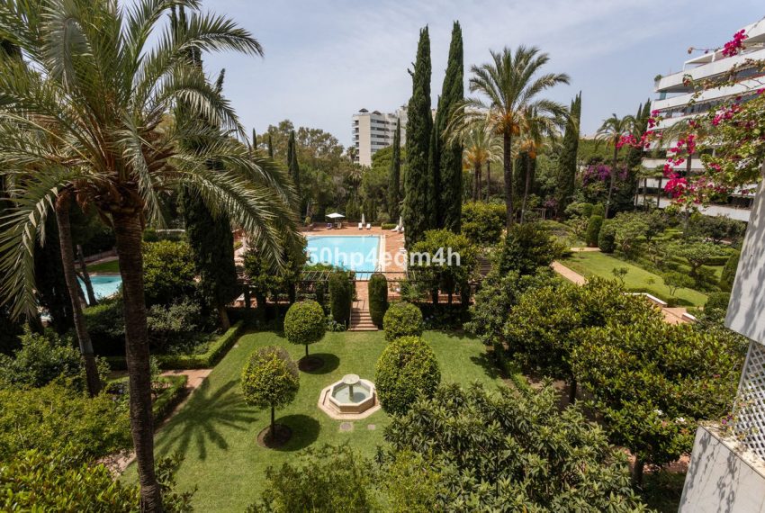 R5078848-Apartment-For-Sale-The-Golden-Mile-Middle-Floor-3-Beds-209-Built-4