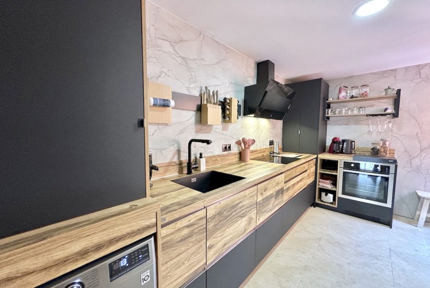 R5079418-Apartment-For-Sale-Estepona-Penthouse-2-Beds-150-Built-1