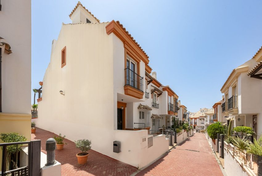 R5079868-Townhouse-For-Sale-Marbella-Terraced-4-Beds-334-Built-2