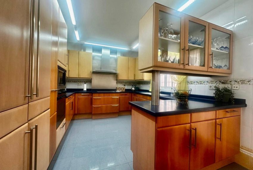 R5080243-Villa-For-Sale-Calahonda-Detached-5-Beds-503-Built-10