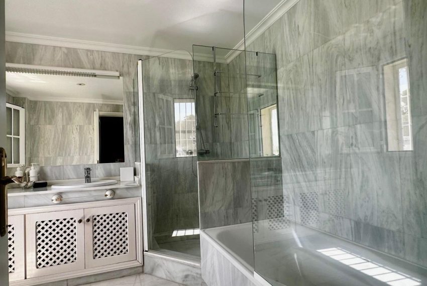 R5080243-Villa-For-Sale-Calahonda-Detached-5-Beds-503-Built-14