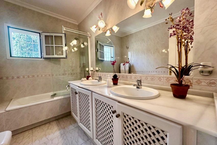 R5080243-Villa-For-Sale-Calahonda-Detached-5-Beds-503-Built-18