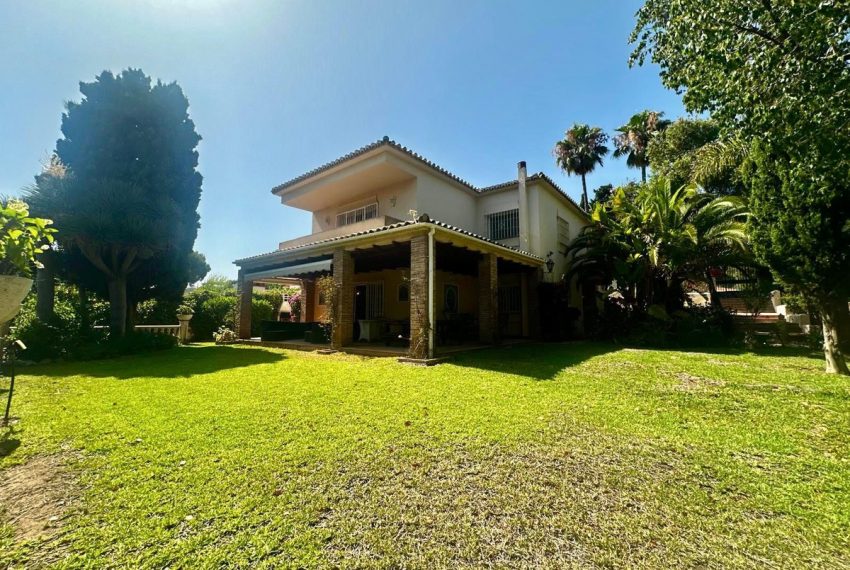 R5080243-Villa-For-Sale-Calahonda-Detached-5-Beds-503-Built-2
