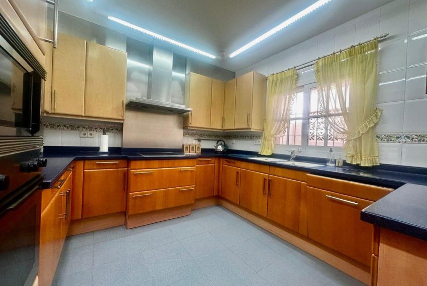R5080243-Villa-For-Sale-Calahonda-Detached-5-Beds-503-Built-9