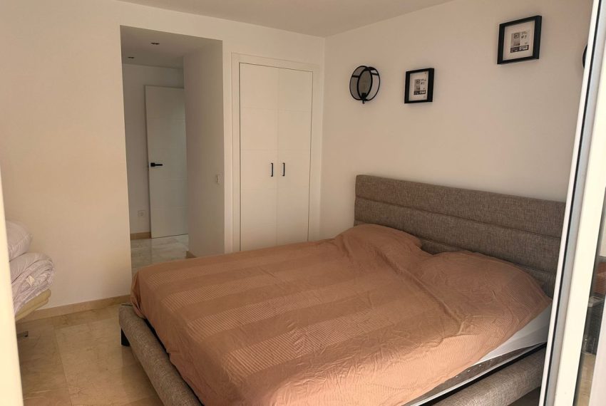 R5081131-Apartment-For-Sale-New-Golden-Mile-Penthouse-2-Beds-96-Built-17