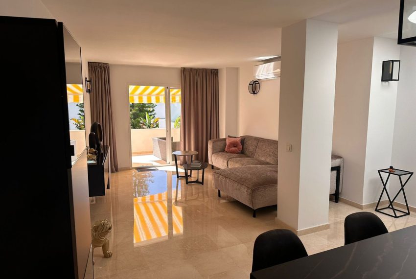 R5081131-Apartment-For-Sale-New-Golden-Mile-Penthouse-2-Beds-96-Built-8