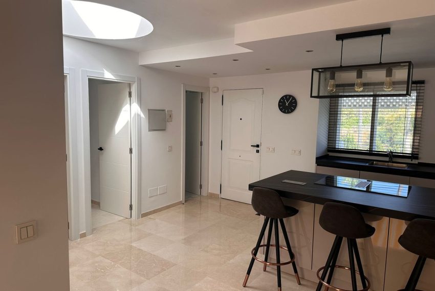 R5081131-Apartment-For-Sale-New-Golden-Mile-Penthouse-2-Beds-96-Built-9