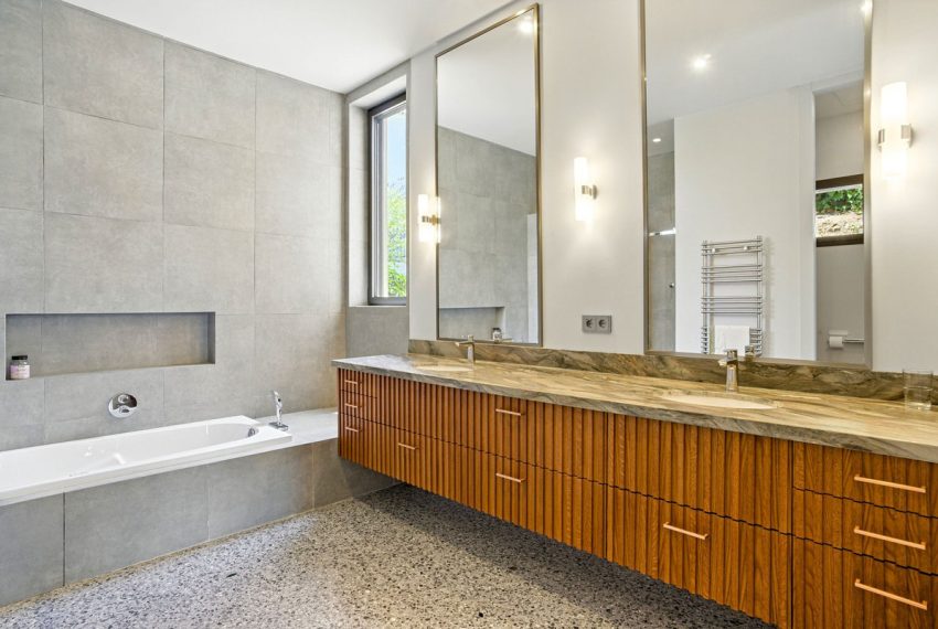 R5081764-Villa-For-Sale-Elviria-Detached-4-Beds-410-Built-13