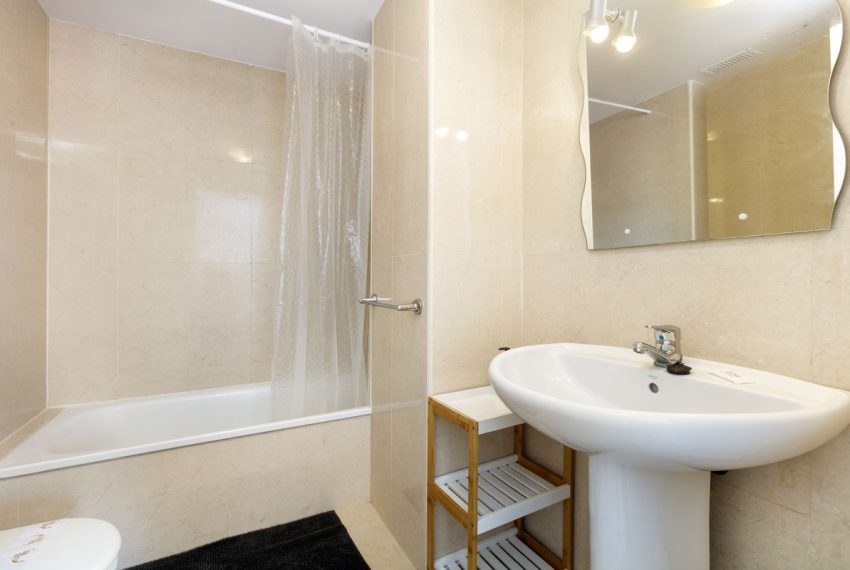 R5083240-Apartment-For-Sale-Nueva-Andalucia-Penthouse-2-Beds-100-Built-1