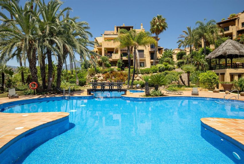 R5083792-Apartment-For-Sale-New-Golden-Mile-Penthouse-2-Beds-120-Built-17