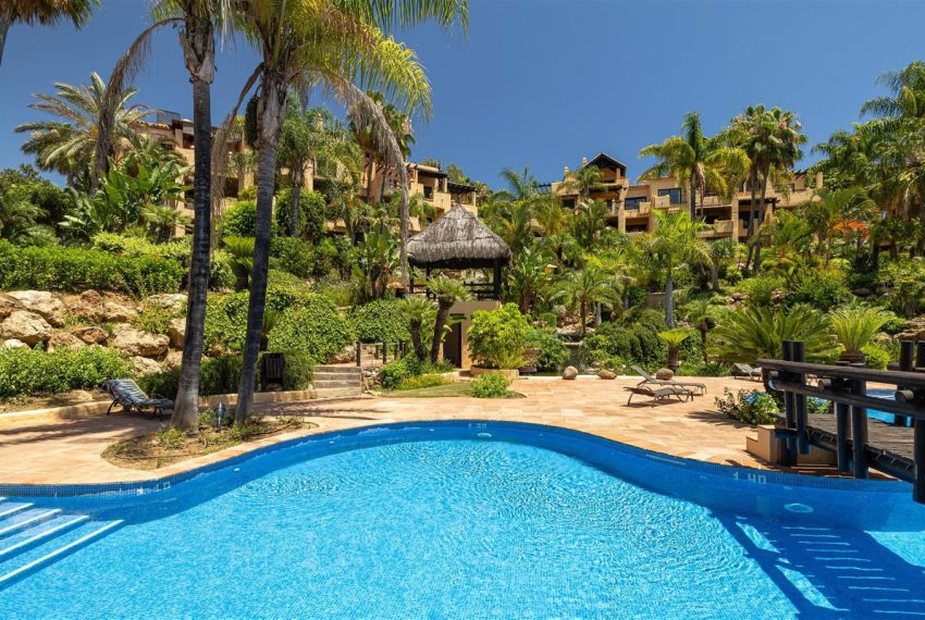 R5083792-Apartment-For-Sale-New-Golden-Mile-Penthouse-2-Beds-120-Built-18