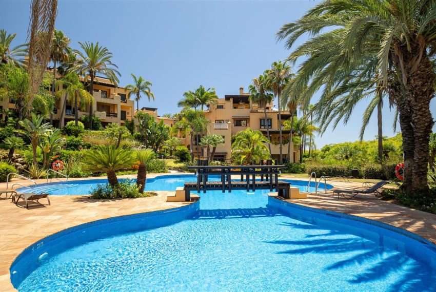 R5083792-Apartment-For-Sale-New-Golden-Mile-Penthouse-2-Beds-120-Built-19