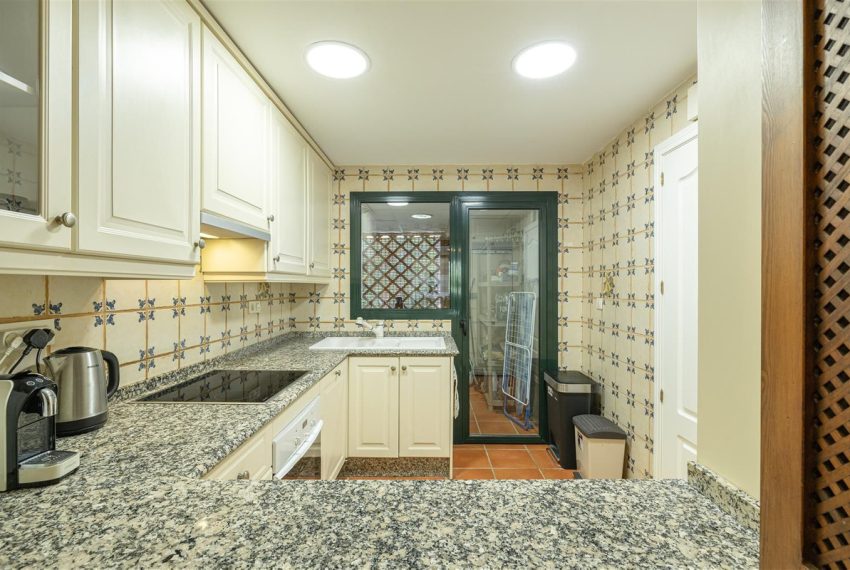 R5083792-Apartment-For-Sale-New-Golden-Mile-Penthouse-2-Beds-120-Built-7