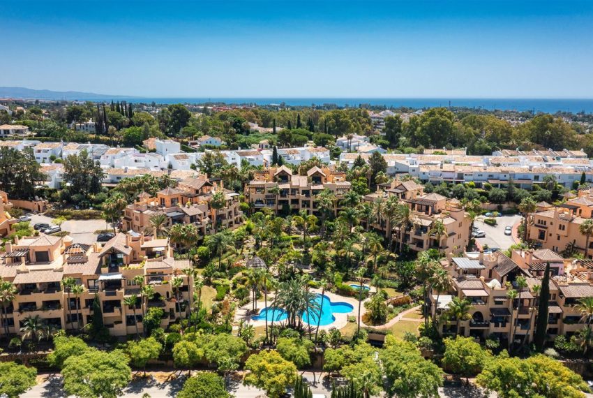 R5083792-Apartment-For-Sale-New-Golden-Mile-Penthouse-2-Beds-120-Built